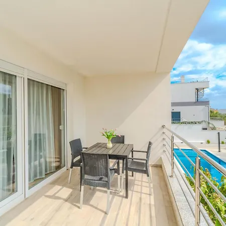 Carlotta 아파트 *