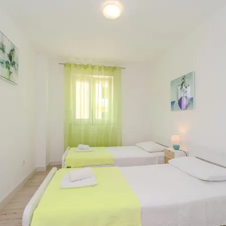 Carlotta * 자다르