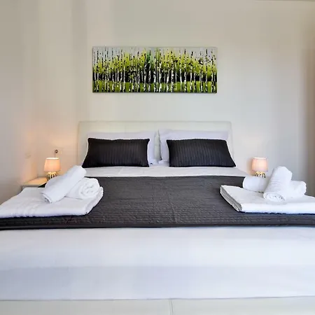 Carlotta Appartement *