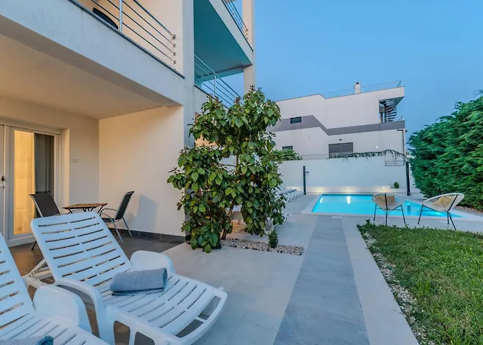 Carlotta Appartement *