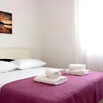 Carlotta Appartement *