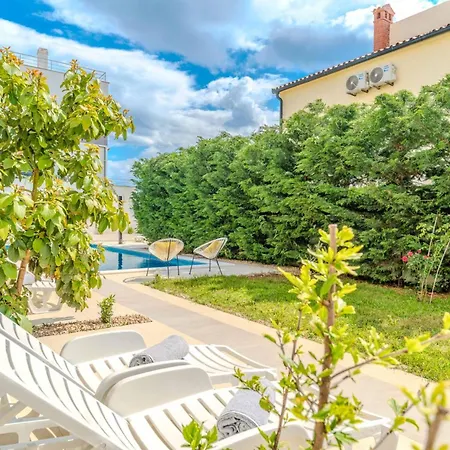 Apartament Carlotta *