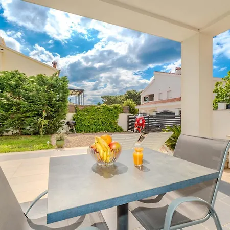 Carlotta Apartament Zadar