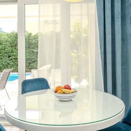 Carlotta Apartman