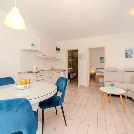 Carlotta Apartman