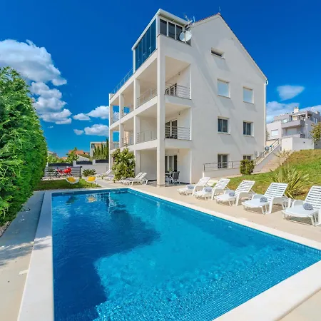 Apartament Carlotta *