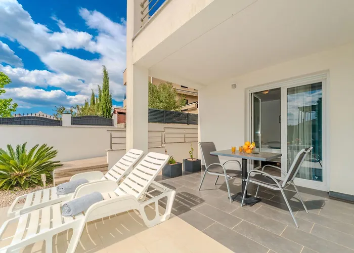 Carlotta * זאדאר