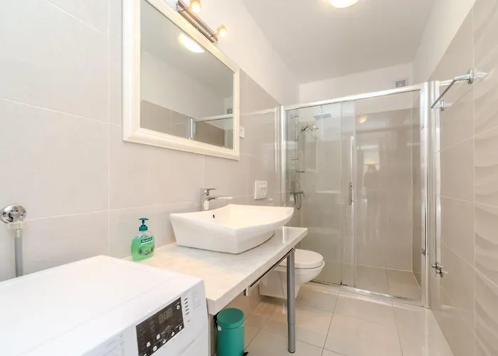 Carlotta * זאדאר