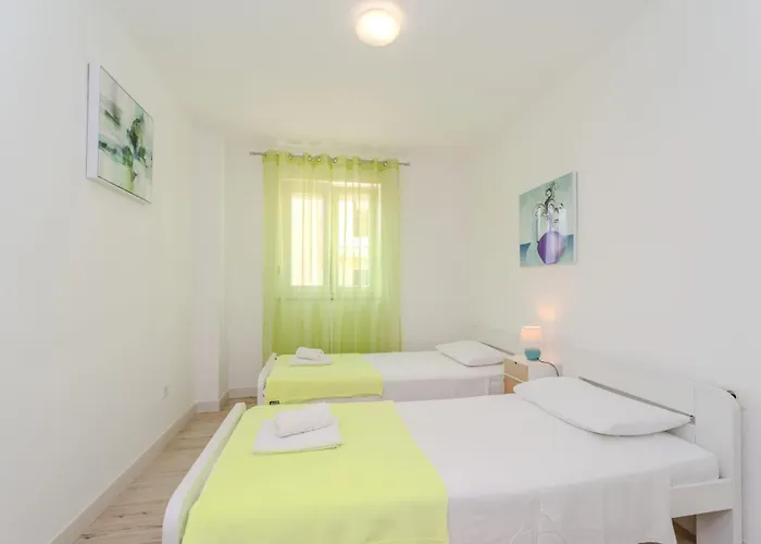 Carlotta * זאדאר